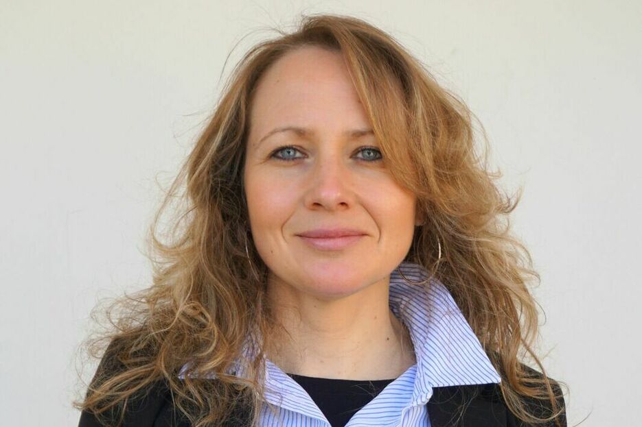 Emilie MEYNET Emilie MEYNET